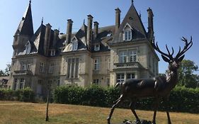 Chateau de la Breviere Luxusappartment mit Pool nahe Paris